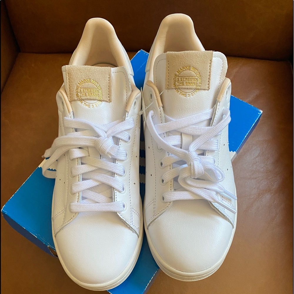 NWT Adidas Stan Smith sneakers in a Mens size 8 (Womens size 10) EF2099